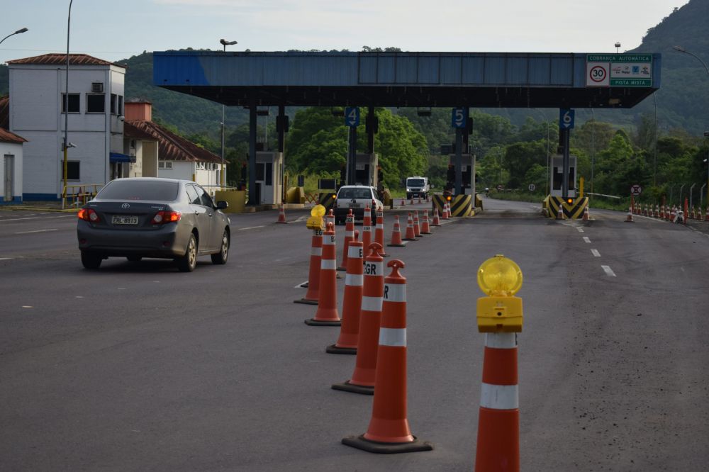 Com rodovia em péssimas condições cobrança do pedágio retorna