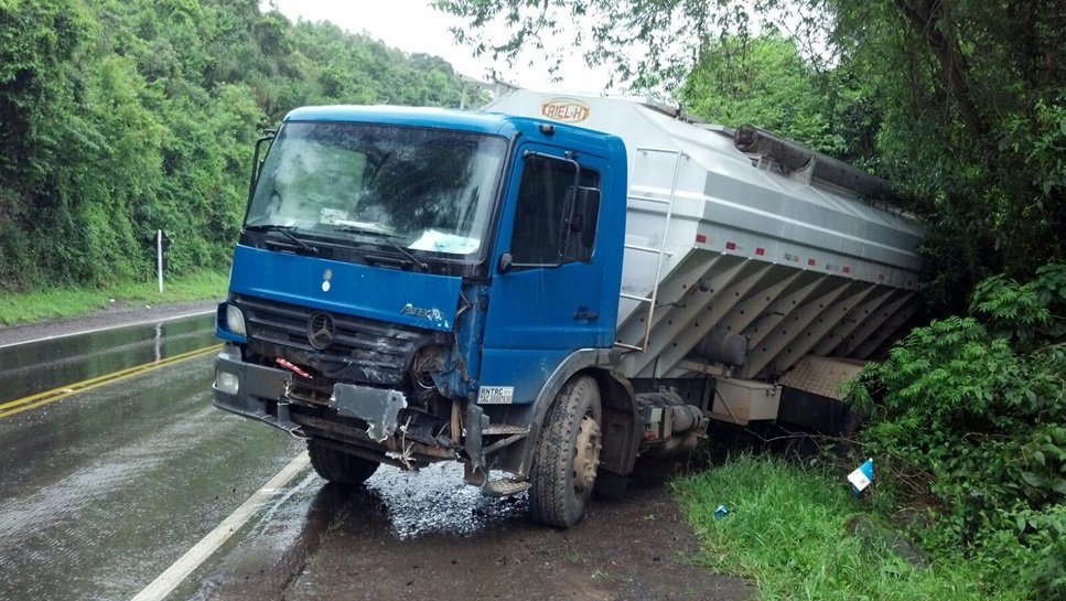 Colisão no acesso a Boa Vista do Sul deixa uma pessoa ferida