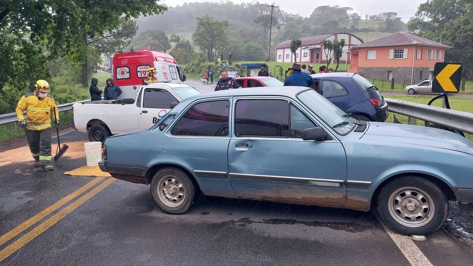 Sexta-feira de muitos acidentes no trecho da BR 470 na Serra