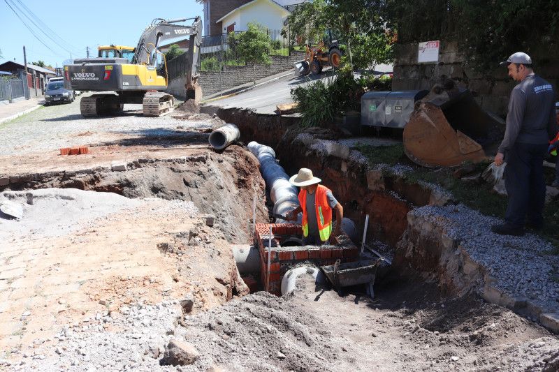 Rua João Goulart recebe melhorias no sistema de drenagem