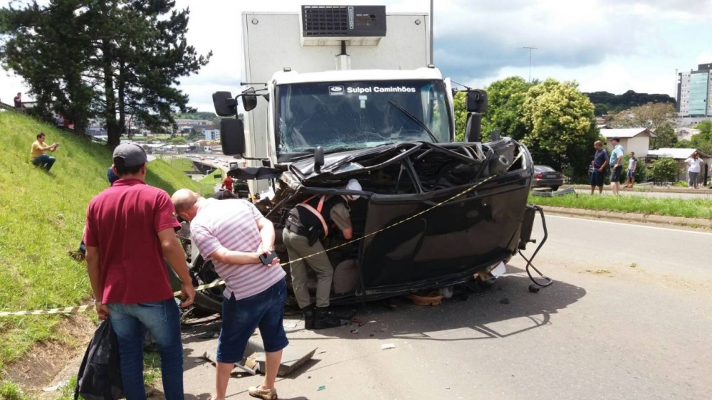 Jovem morre após acidente próximo ao viaduto da Colombo em Farroupilha