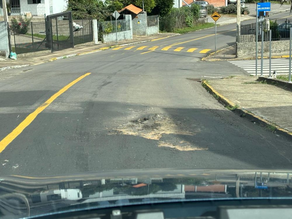 Serviço mal feito pela Corsan causa transtornos no Bairro Alfândega  