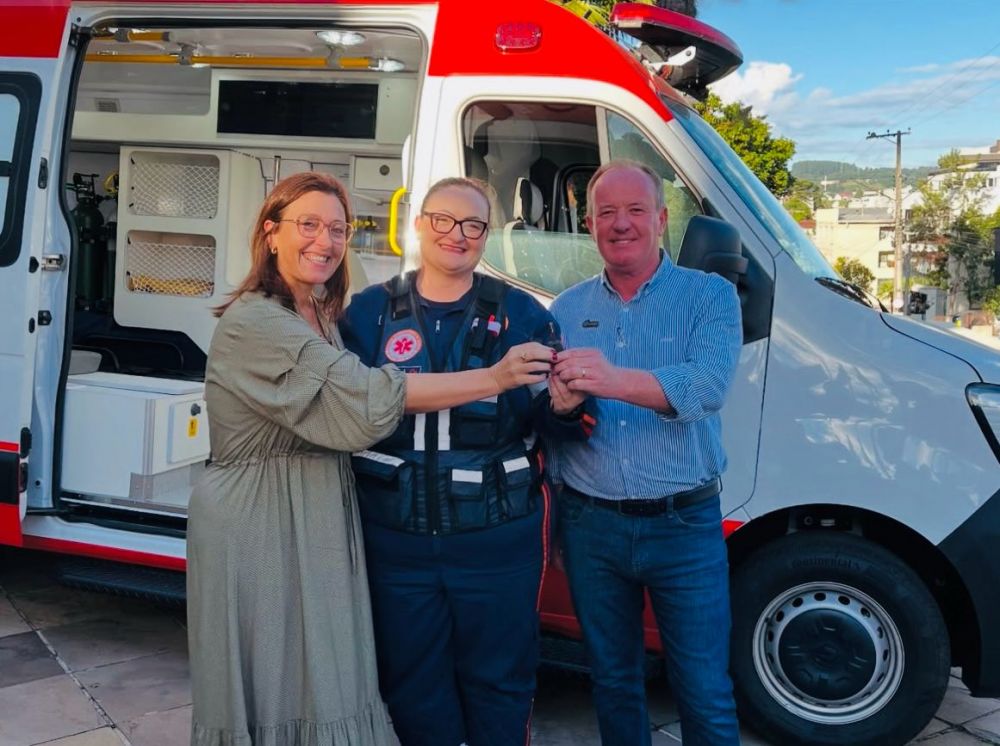 SAMU de Garibaldi agora tem nova ambulância
