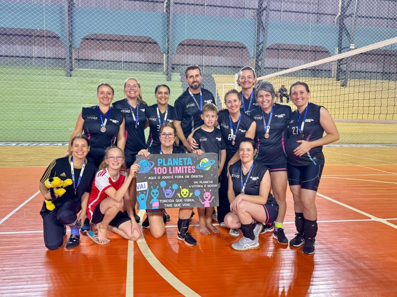 Mamães Super Poderosas vencem o torneio “Mamãe Joga Vôlei”
