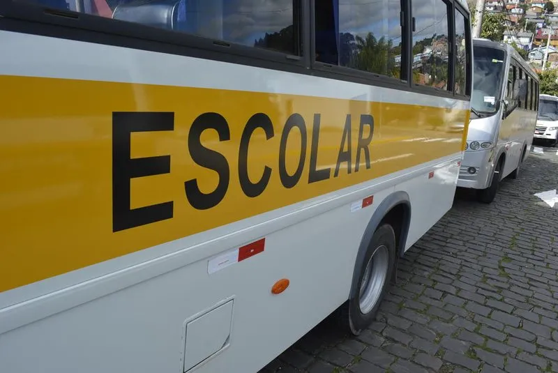 Motorista é flagrado conduzindo transporte escolar embriagado em Bento
