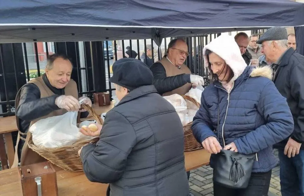 Festa de Santo Antônio distribui mais de 50 mil pãezinhos em Bento Gonçalves