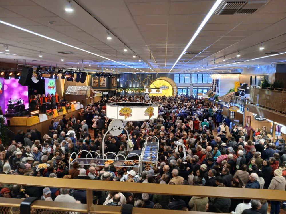 Mais de 1.200 Idosos participam de festa com música e gastronomia no FestiQueijo