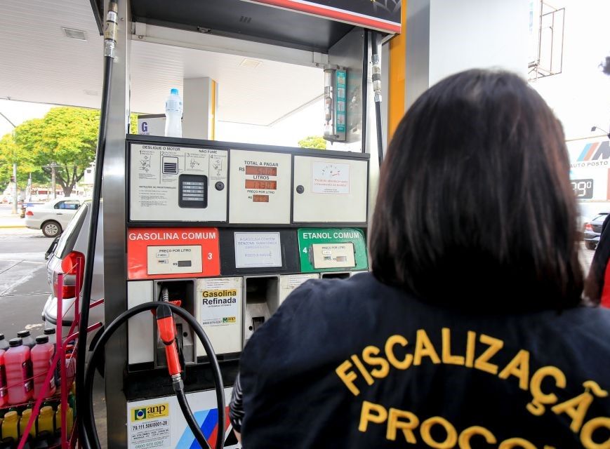 Procon autua 10 postos por aumento abusivo de preços em Bento Gonçalves