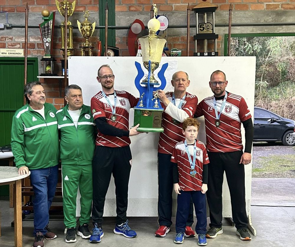Torneio de Raças reúne 42 trios e celebra amizade no Clube Rio Branco