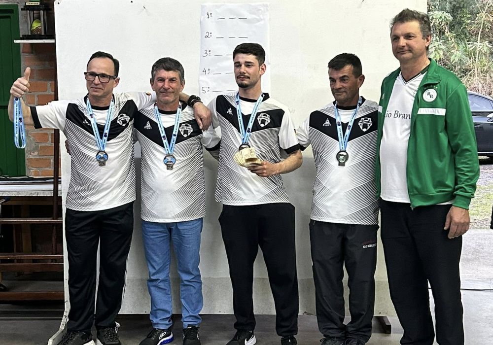 Torneio de Raças reúne 42 trios e celebra amizade no Clube Rio Branco