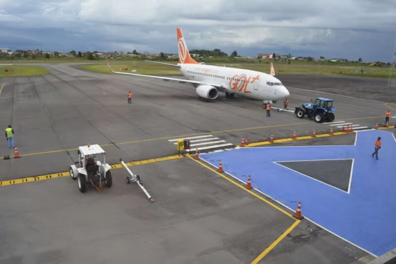 Pânico no Aeroporto de Caxias: Criança faz piada sobre bomba e causa evacuação de voo
