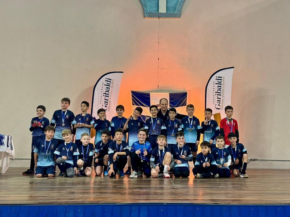 Domingo esportivo reúne mais de 100 crianças no Ginásio Municipal em Garibaldi