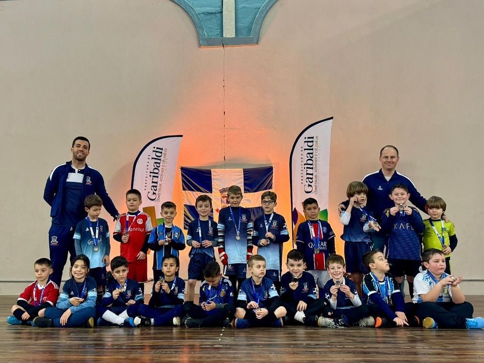 Domingo esportivo reúne mais de 100 crianças no Ginásio Municipal em Garibaldi