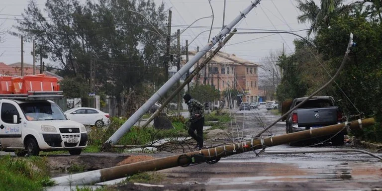Ciclone extratropical causa transtornos no Litoral Norte do RS