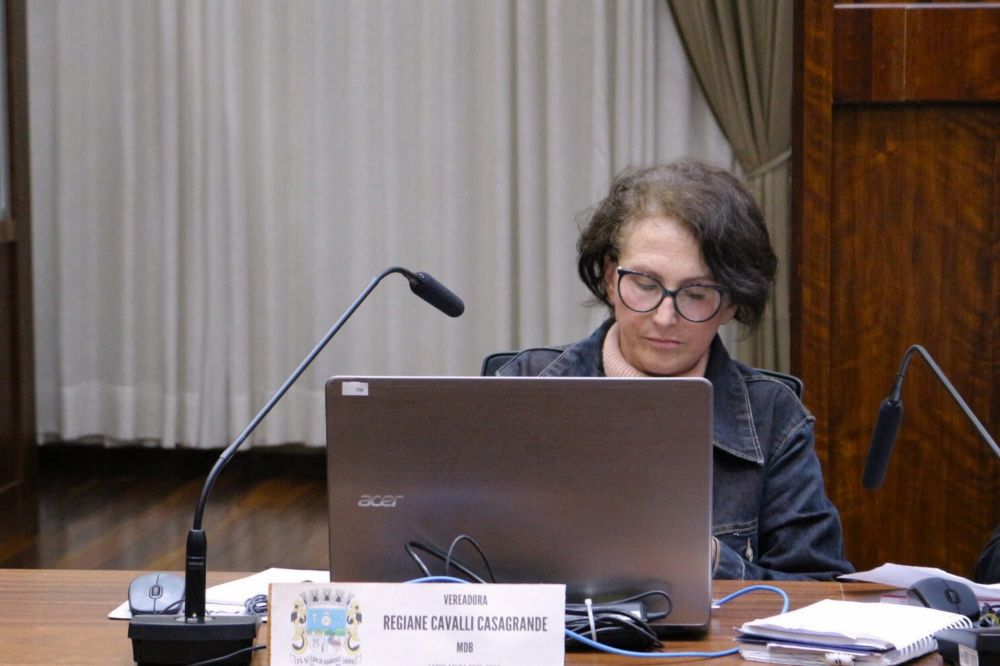 Vereadora Regiane Casagrande assume a Câmara de Carlos Barbosa