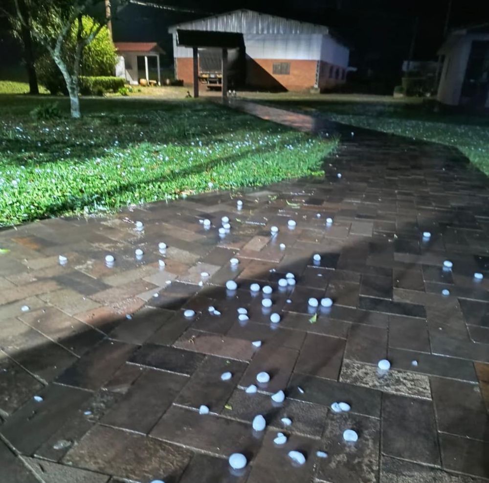 Granizo atinge diversas regiões do Estado, incluindo Carlos Barbosa