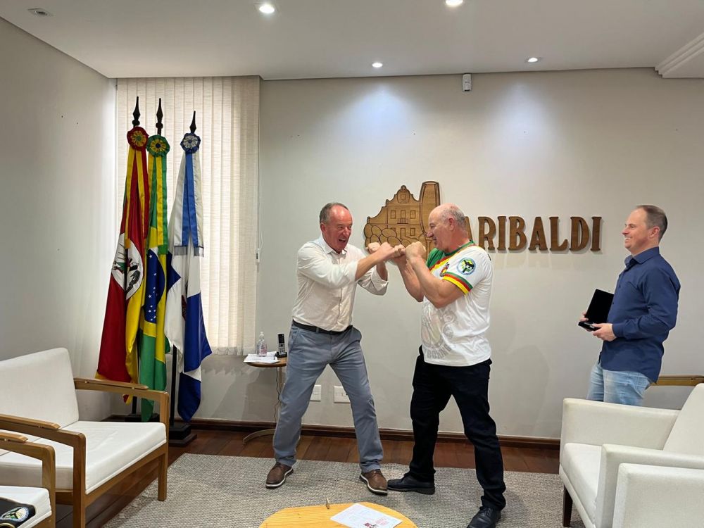 Lutador Garrincha é Reverenciado pela Carreira Histórica no Kickboxing