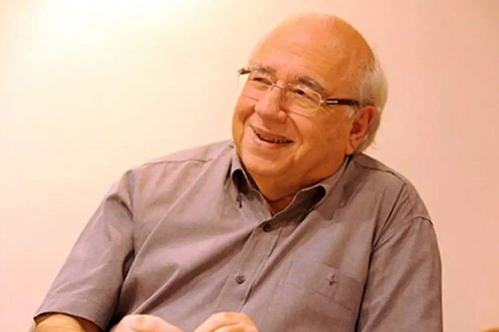 Corpo do escritor Luís Fernando Verissimo é sepultado em Porto Alegre