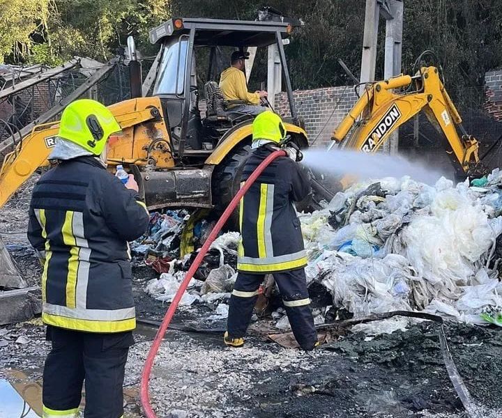 Bombeiros controlam incêndio em empresa do prefeito de  Bom Princípio
