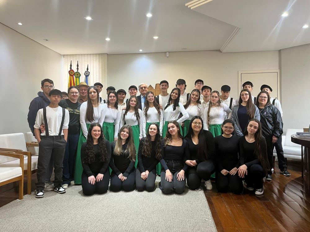 Semana da Pátria 2025 é aberta em Garibaldi com apresentações cívicas