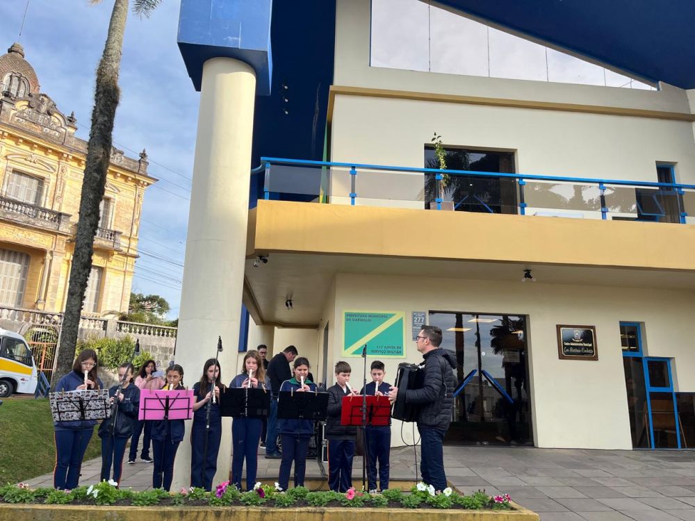 Semana da Pátria 2025 é aberta em Garibaldi com apresentações cívicas