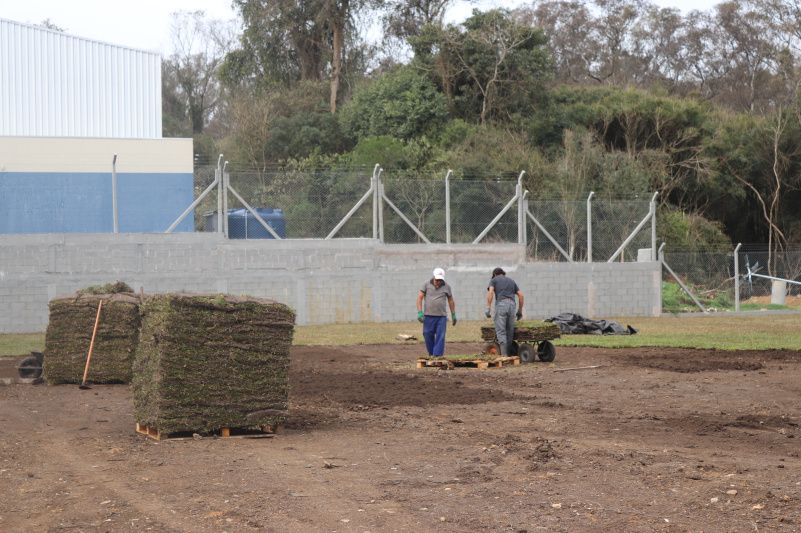 Com investimento de R$ 778 mil, Garibaldi constrói campo no Fenachamp