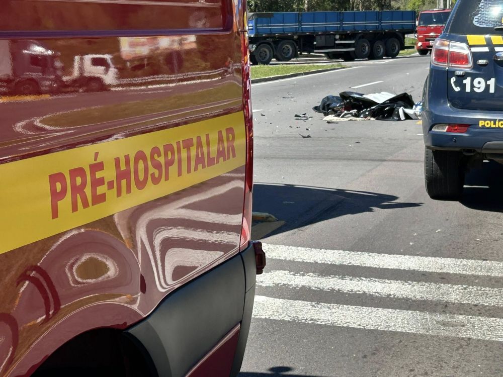 Casal morre após colisão envolvendo moto e SUV entre a ERS 446 e a BR-470