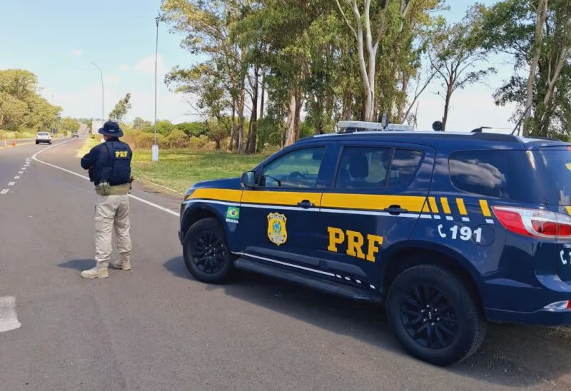 Policial Rodoviário Federal é atropelado durante perseguição na BR 470