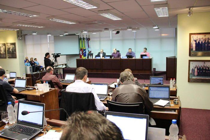 Câmara de Vereadores de Bento Gonçalves abre processo seletivo para três cargos