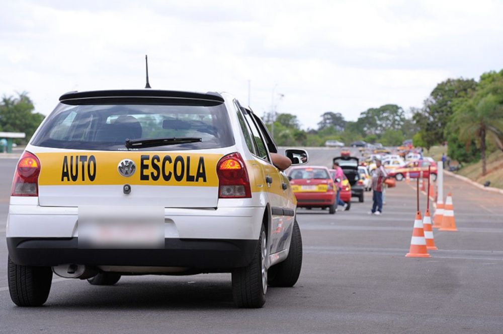 Entenda a proposta que retira exigência de autoescola para tirar CNH