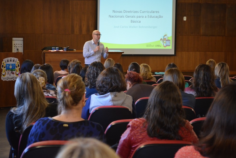  Formação de Professores dá início ao Ano Letivo em Carlos Barbosa