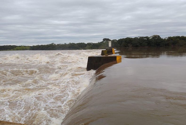 Bombeiros seguem as buscas a morador de Garibaldi que sumiu na barragem de Rio Pardo