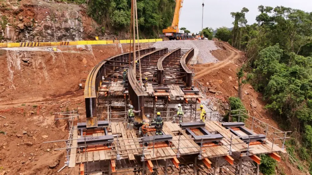 Avança montagem de viaduto na Serra das Antas entre Bento e Veranópolis