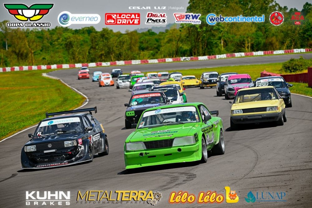 Acelerando forte, José Valentini garante o título de campeão da Copa Classic 2025