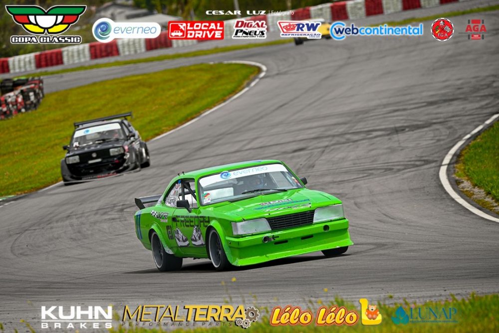 Acelerando forte, José Valentini garante o título de campeão da Copa Classic 2025