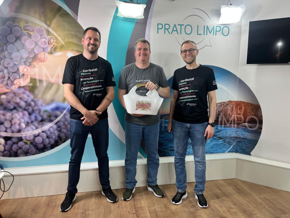 Marketing da Vinícola Garibaldi realiza visita institucional ao Canal ADESSO TV