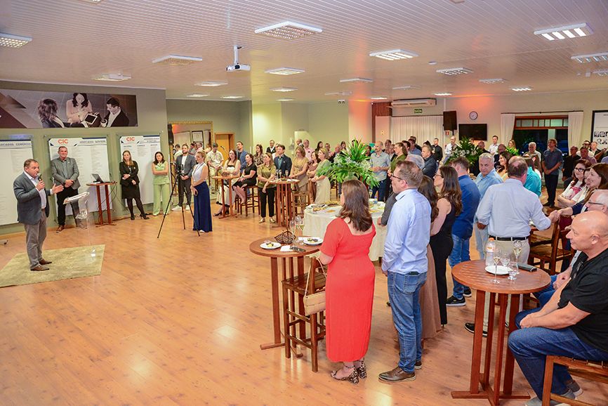 Centro Empresarial e Cultural apresenta resultado da Fenachamp 2025