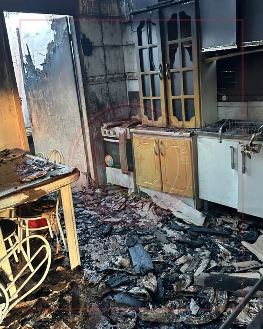 Incêndio destrói residência durante a madrugada em Garibaldi