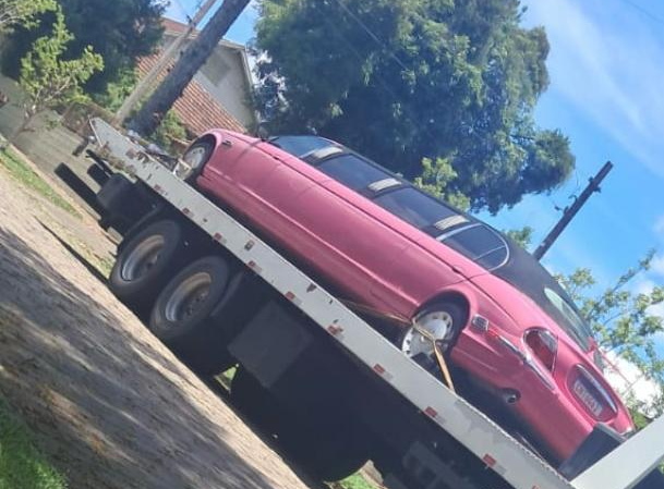 Limousine rosa “desaparecida” vira caso de polícia em Garibaldi