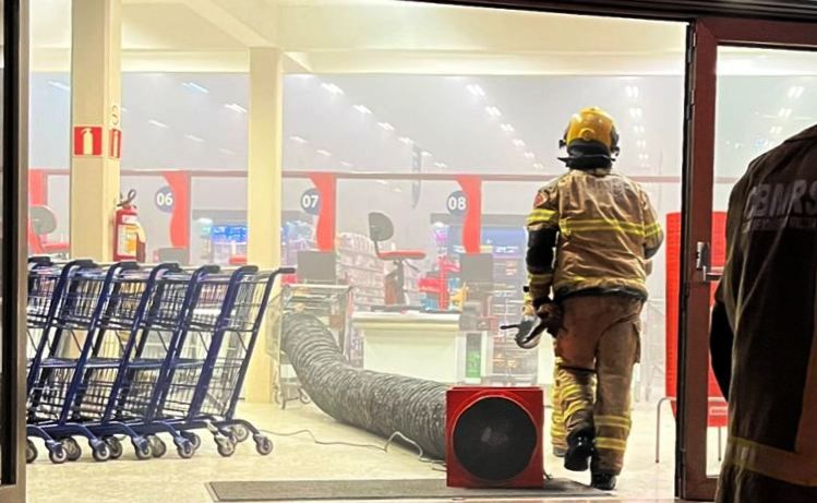 Princípio de incêndio atinge Supermercado Andreazza em Bento Gonçalves 