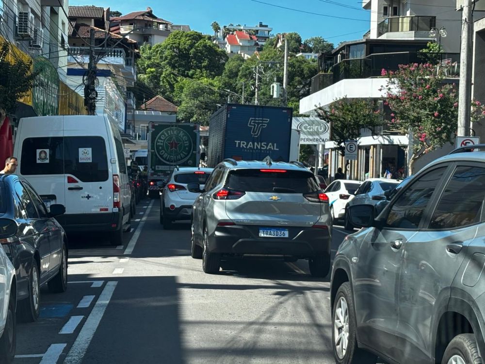 Trânsito fora de controle: Bagunça no trânsito expõe falhas na fiscalização em Garibaldi
