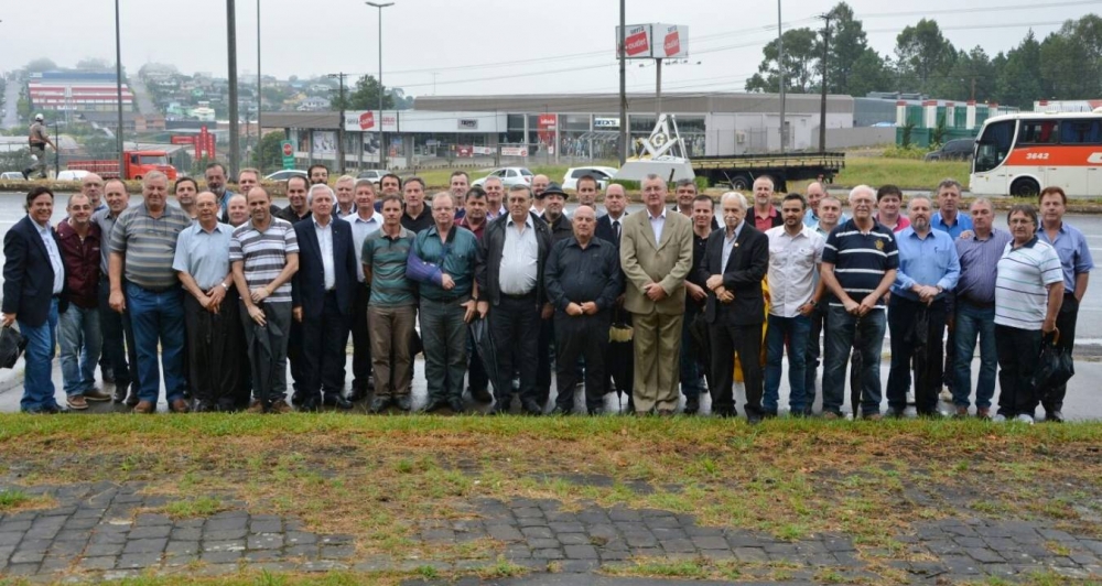 Maçonaria inaugura monumento no trevo da Tramontina em Farroupilha