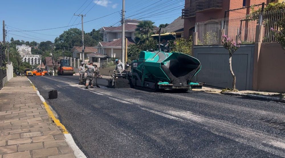 Rua destruída pela chuva ganha nova cara e tem trânsito liberado em Garibaldi
