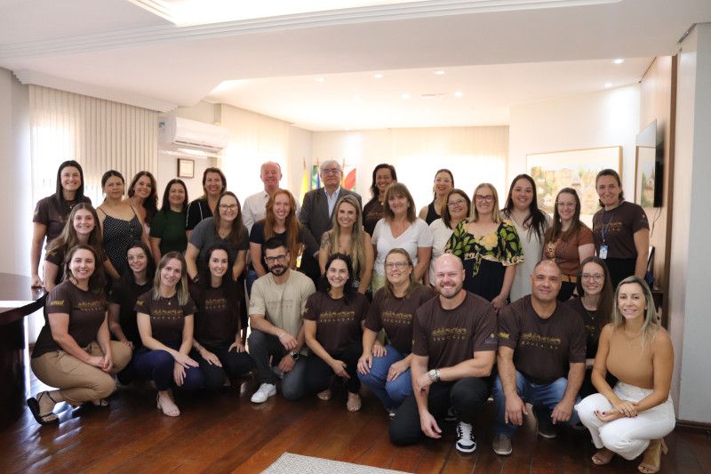 Prefeitura empossa novos diretores  das escolas municipais de Garibaldi 