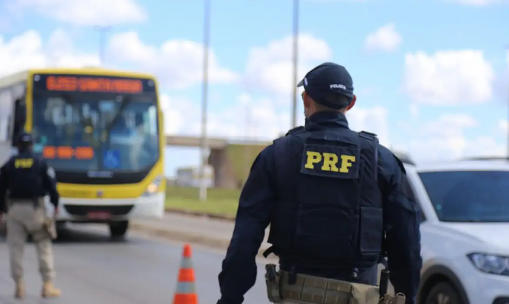 PRF inicia megaoperação e reforça cerco nas estradas no Carnaval