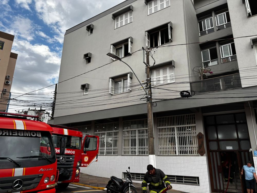  Incêndio em Carlos Barbosa  mobiliza forças de emergência