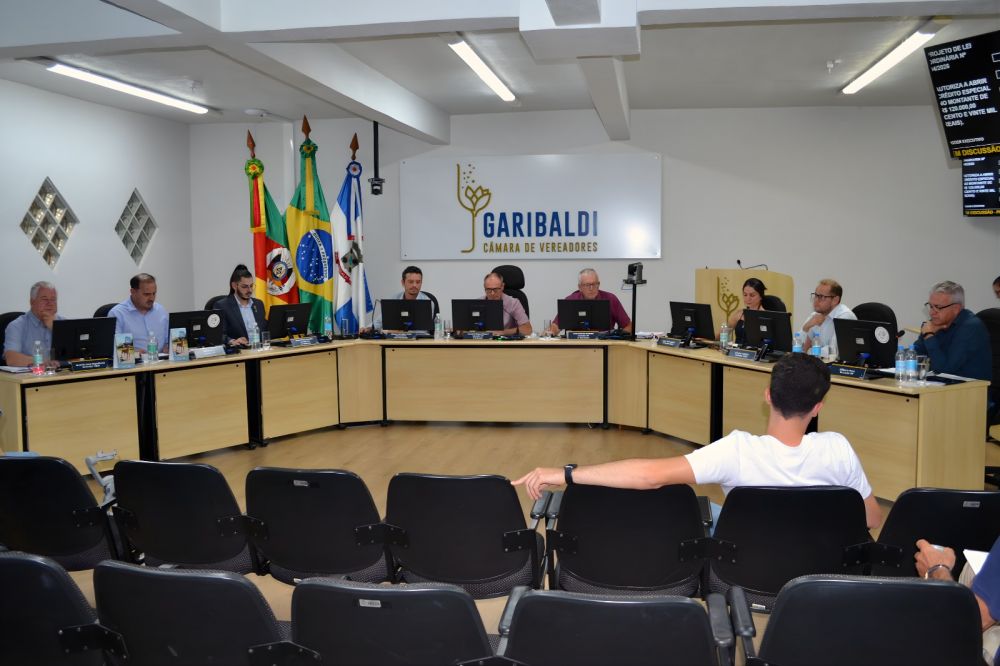 Câmara de Garibaldi cria comissão para reescrever as regras do Legislativo