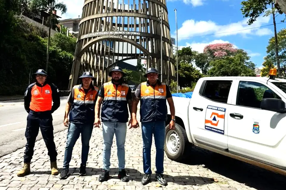 Bento Gonçalves envia equipe para auxiliar na tragédia de Juiz de Fora