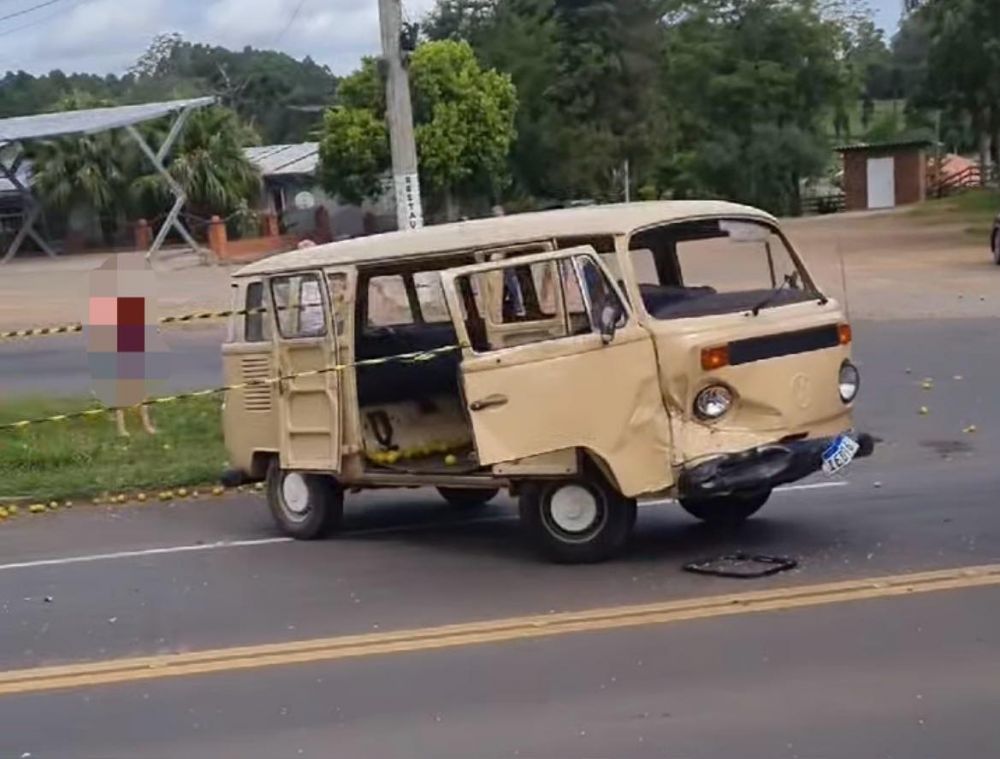 Colisão entre Kombi e Corolla deixa homem morto no trevo de São Sebastião de Castro