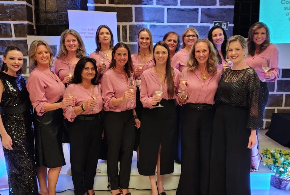 Happy hour reúne 120 mulheres em evento especial em Garibaldi
